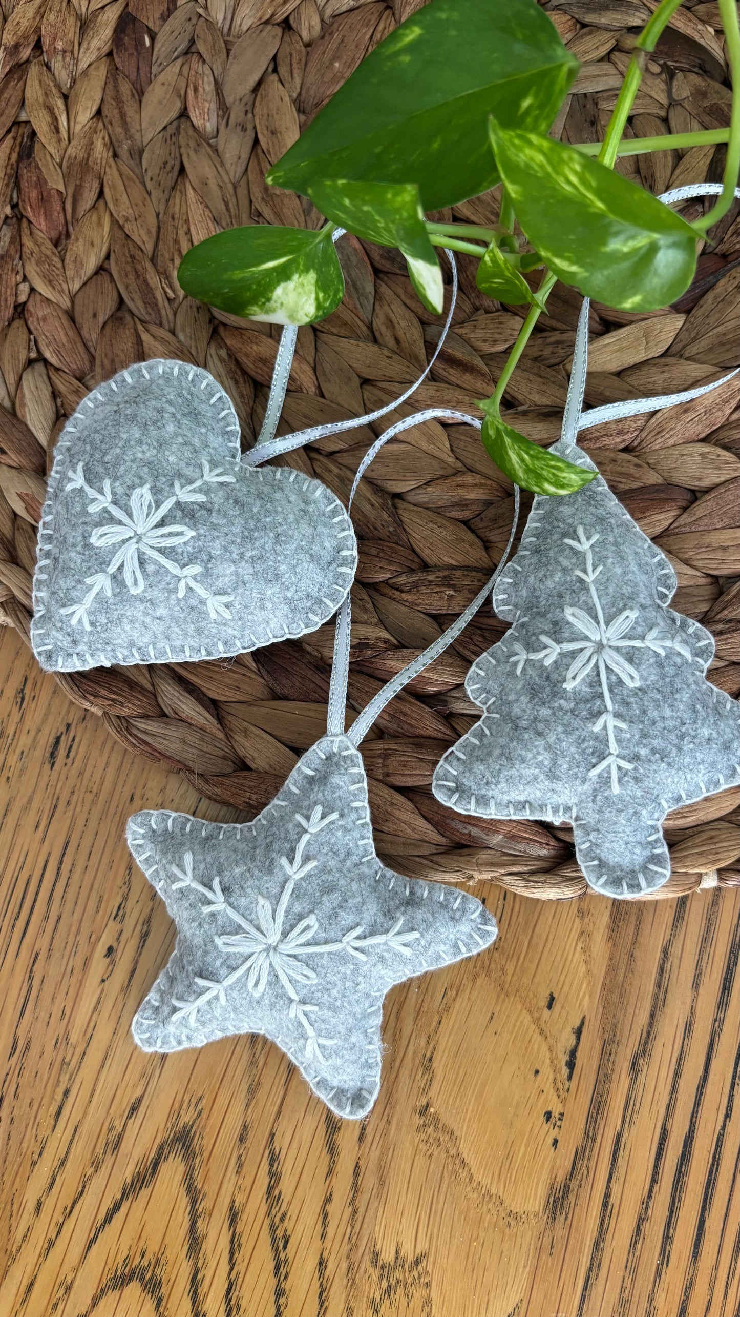 Slow Stitched Felt Christmas Ornaments Craft Kit